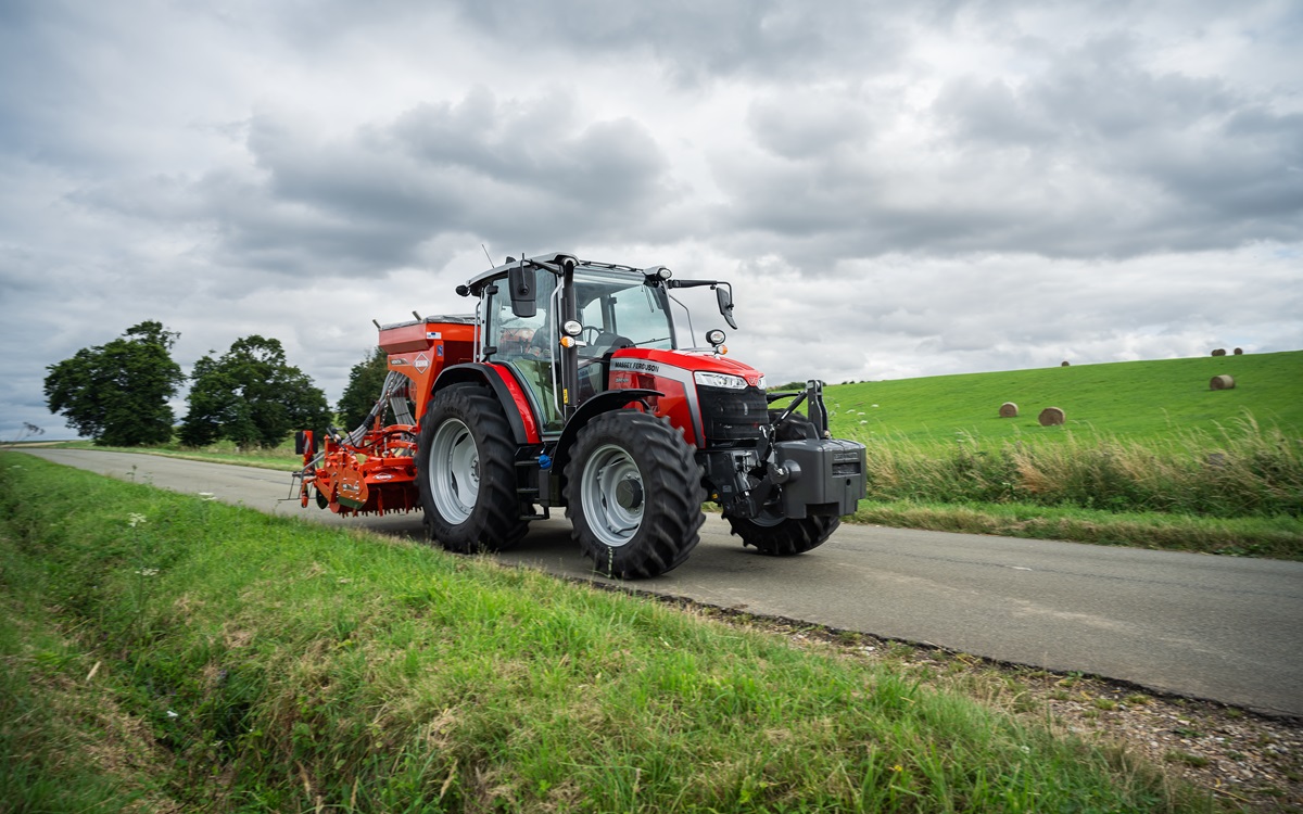 MF - 5M105 & SEEDER - TRANSPORT - 01